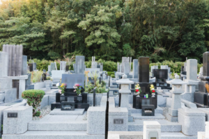 墓石に生えるコケ 苔 の汚れをきれいに掃除する方法は 市原市のお墓 墓石のことなら 大地石材